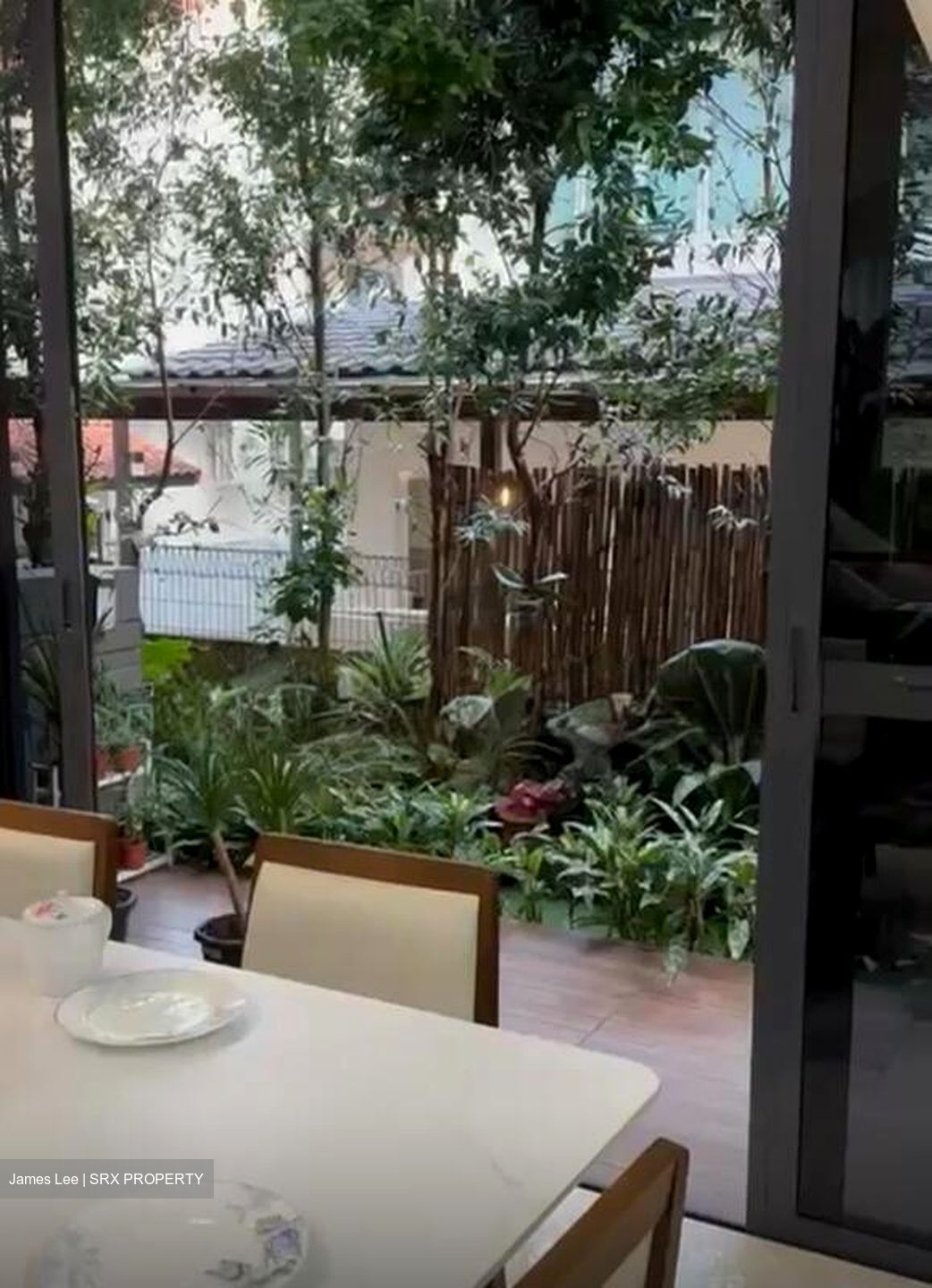 Sunrise Avenue (D28), Terrace #498232021